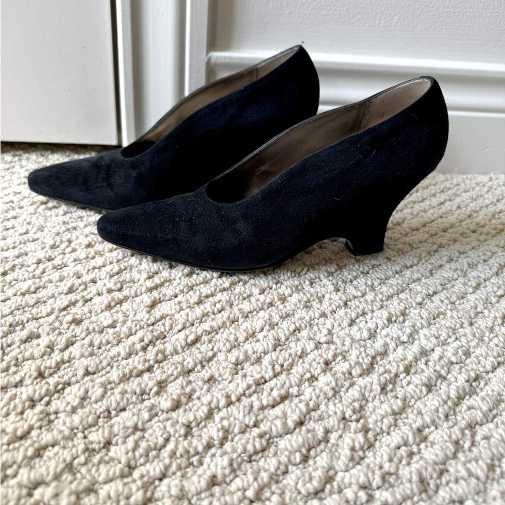 Vintage Anne Klein II navy blue wedge pumps